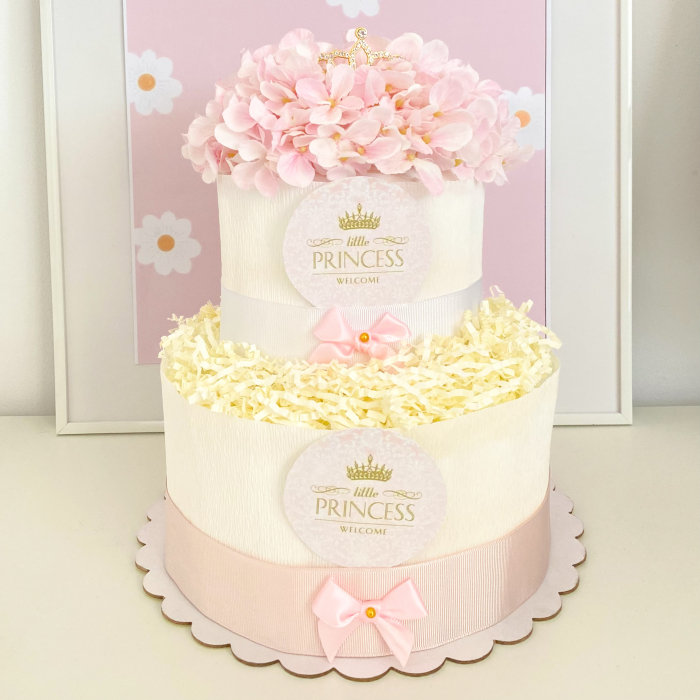 Tort Mediu de Scutece Pampers pe Două Nivele – Cadou Regal pentru Fetițe [1]