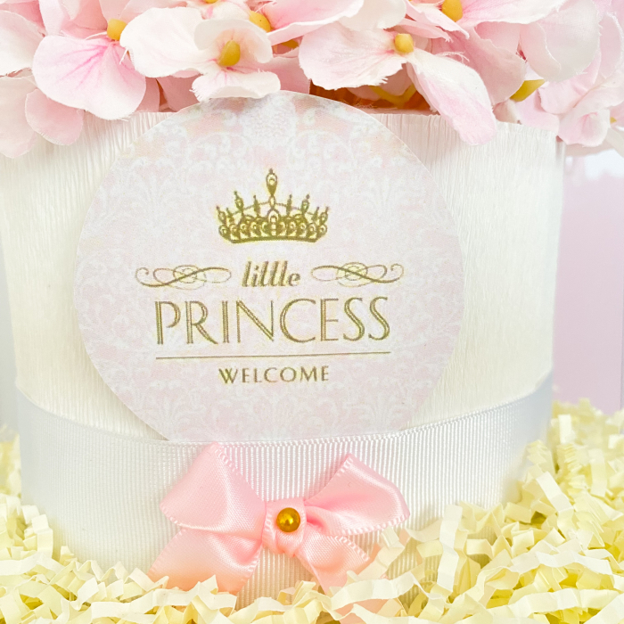 Tort Mediu de Scutece Pampers pe Două Nivele – Cadou Regal pentru Fetițe [4]