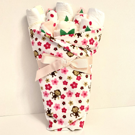 Buchet de flori din hăinuțe – cadou fetiță nou născut 9 piese