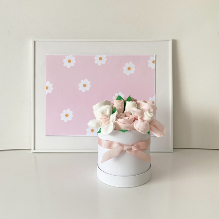 Cutii cadou pentru bebeluși - Bucurie în culori – Cutie cadou bebeluși fetiță piese