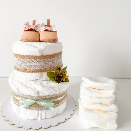 Torturi din scutece - Tort din scutece Pampers pentru fetiță – Îmbrățișări Călduroase