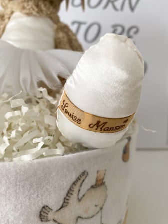 Tort din scutece pentru fetiță – Ursuleț Edda Louise Mansen și Pampers Premium Care [6]