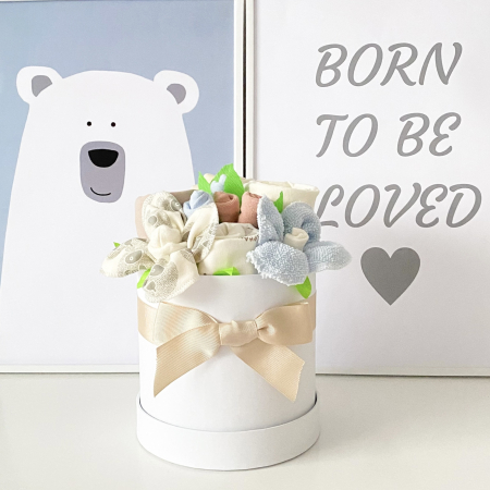 Cutii cadou pentru bebeluși - Zâmbete albastre – Cutie cadou pentru nou-născut băiat, 9 piese esențiale - Bumbac organic