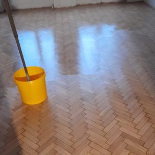 Lacuire Parchet pe baza de APA [5]