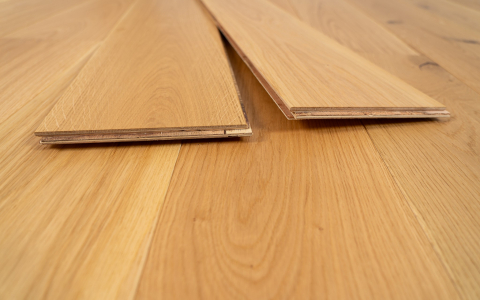 Produse - Parchet Stratificat Stejar Naples Desert – Lamelă Unică, 14mm, Finisaj Lacuit Mat