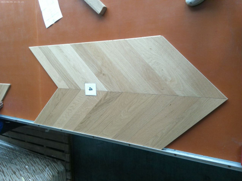 PL08- Parchet multi stratificat stejar tip Chevron 45°, periat, 14/3x90x510mm, Select, Uleiat, Natural [1]