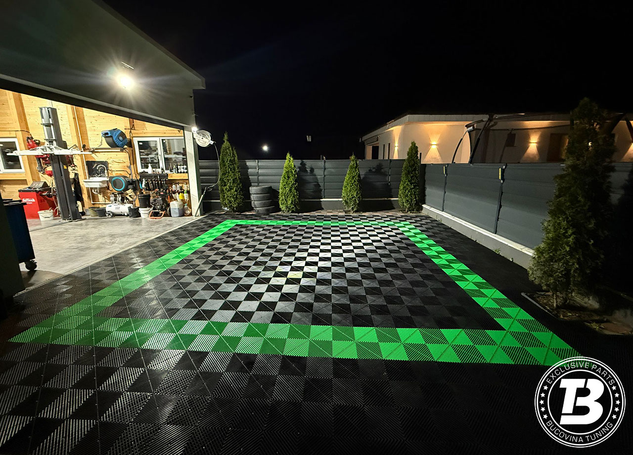 Pardoseală modulară negru cu verde pentru amenajarea spatiului exterior