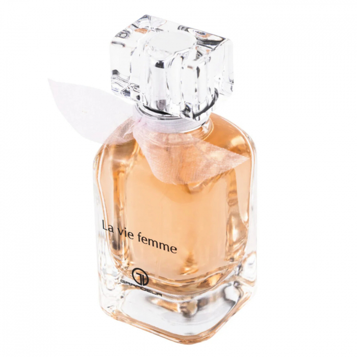 La Vie Femme de la Grandeur Elite este un parfum arabesc pentru femei, 100ml, cu pară, floare de portocal și vanilie, o compoziție florală, dulce și feminină. [3]