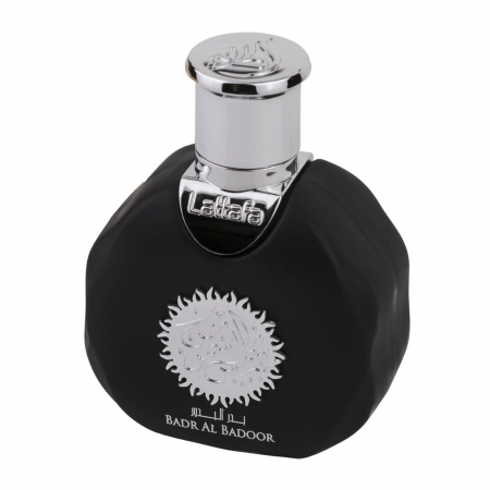 Badr Al Badoor Shamoos de la Lattafa este un parfum arabesc pentru bărbați, 35ml, cu citrice, lavandă și oud, o aromă proaspătă și elegantă în format mic. [2]