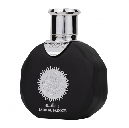 Badr Al Badoor Shamoos de la Lattafa este un parfum arabesc pentru bărbați, 35ml, cu citrice, lavandă și oud, o aromă proaspătă și elegantă în format mic. [1]