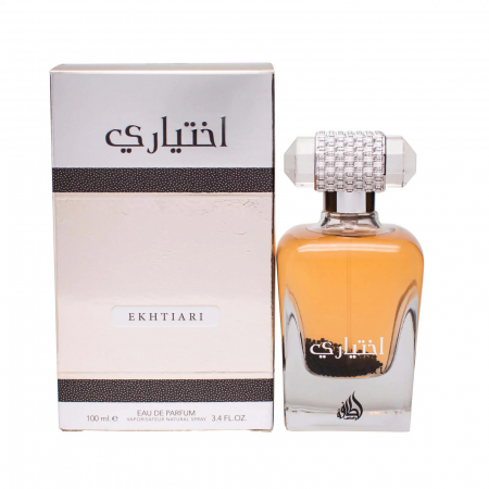 Ekhtiari de la Lattafa este un parfum arabesc pentru femei, 100ml, cu bergamotă, lămâie și oud, o compoziție fresh-lemnoasă, elegantă și versatilă. [3]