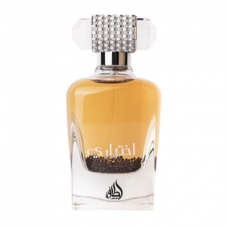Parfumuri femei - Ekhtiari de la Lattafa este un parfum arabesc pentru femei, 100ml, cu bergamotă, lămâie și oud, o compoziție fresh-lemnoasă, elegantă și versatilă.