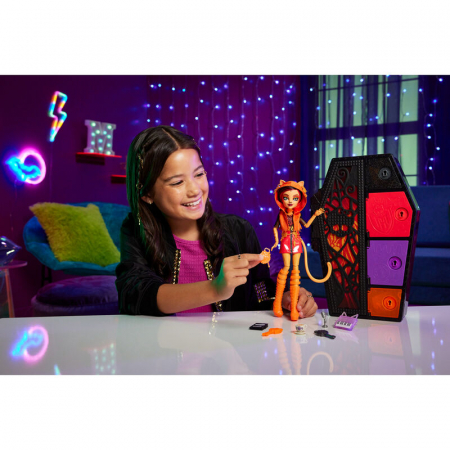 Papusa Monster High Skulltimate Secrets Neon Frights Ghoulia 25cm [2]
