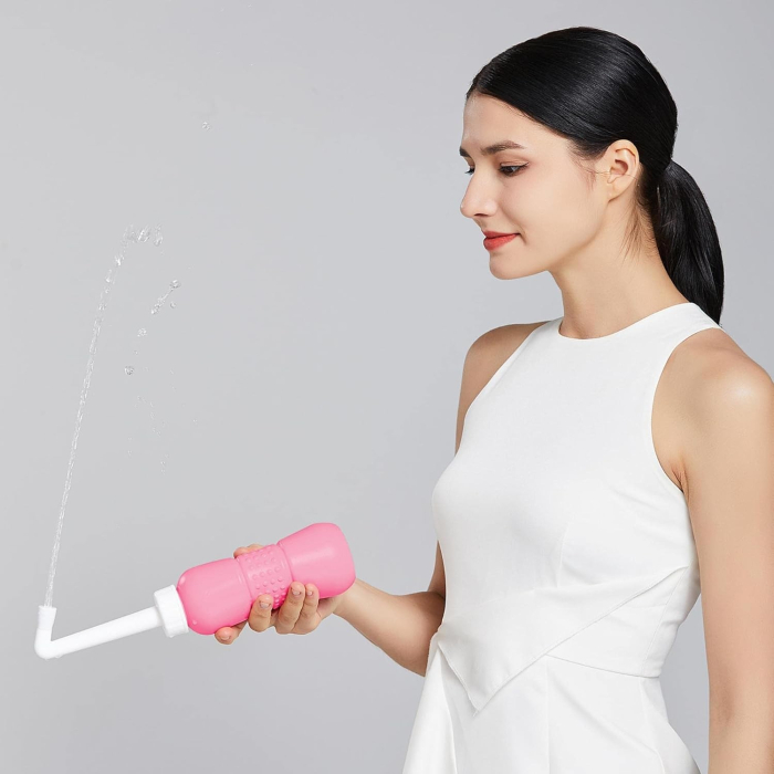 Bideu Portabil pentru Igiena Intima , pentru Postpartum/ Postoperator, 450 mL, cu Capac si Husa Galbena, 29.5x7 cm, Culoare Recipient Roz [8]