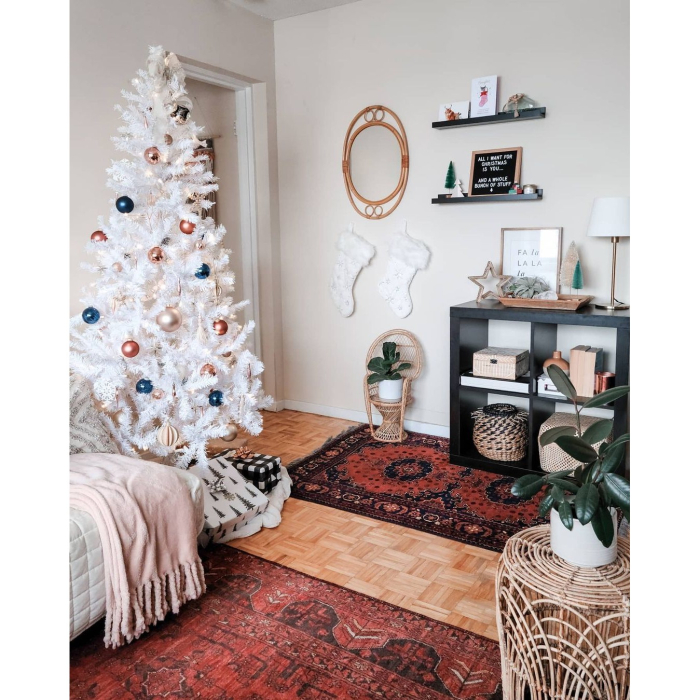 Brad de Craciun artificial cu suport inclus Flippy, 210 cm, 800 ramuri/varfuri, material plastic, suport clasic, fara iluminare, utilizat pentru interior/exterior, alb [8]