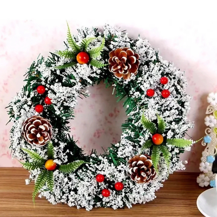 Coronita pentru Craciun Flippy, diametru 40 cm, din brad artificial, decorata cu conuri si merisoare, inzapezit, Verde/Alb [3]