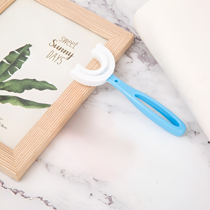 Periuta de Dinti in Forma de U , pentru Copii 6-12 ani, Peri Moi, 12 cm, Model Inima, Culoare Albastru [3]