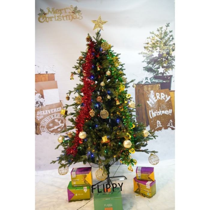 Set brad artificial de Craciun si elemente decorative, Becuri led incluse in ramuri, pentru interior/exterior, inaltime 180 cm, diametru 128 cm, 1246 ramuri, Flippy, verde, suport metalic inclus [2]