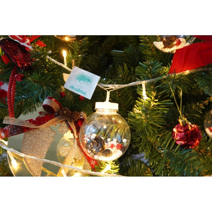 Set brad artificial de Craciun si elemente decorative, clasic, pentru interior/exterior, inaltime 210 cm, diametru 125 cm, 957 ramuri, Flippy, verde, suport metalic inclus [5]