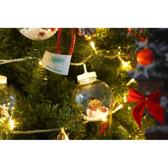 Set brad artificial de Craciun si elemente decorative, clasic, pentru interior/exterior, inaltime 210 cm, diametru 125 cm, 957 ramuri, Flippy, verde, suport metalic inclus [4]