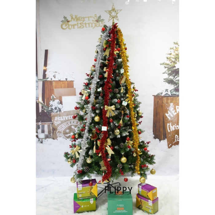 Set brad artificial de Craciun si elemente decorative, nins, decorat cu conuri pin rosii, inaltime 210 cm, diametru 106 cm, 643 ramuri, Flippy, verde, suport metalic inclus [2]