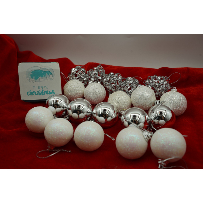 Set de 20 ornamente de brad, Flippy, de tip Glob, Alb/ Argintiu, din polistiren, cu finisaj sclipitor , cutie  4  cm adancime x 20  cm lungime x 16  cm inaltime [2]