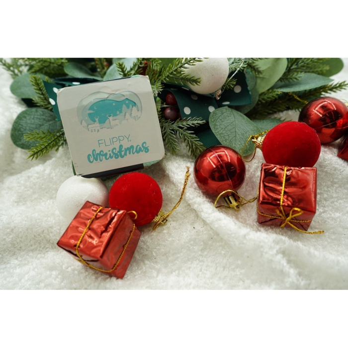 Set de 35 ornamente de brad, Flippy, de tip Glob, Alb/ Rosu, din polistiren, cu finisaj sclipitor , cutie  11  cm adancime x 19  cm inaltime x 11  cm lungime) [10]