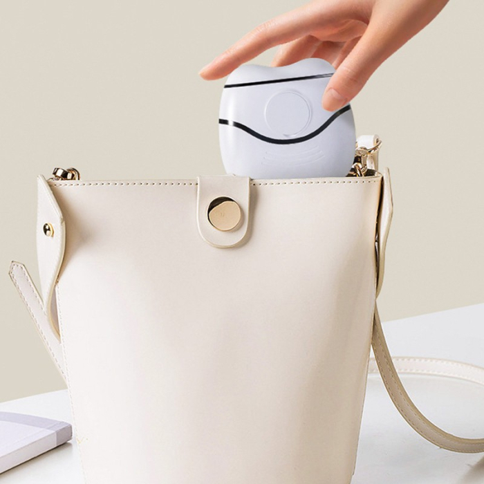 Unghiera Electrica, Flippy, Aparat de Tuns Unghiile pentru Copii si Adulti, Portabila cu 2 Baterii AA, Zgomot redus 50 db, 7.4 x 7.3 x 3 cm, Alba [4]