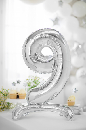 Balon folie cu suport Numărul "9", 70 cm, argintiu (1 pachet / 1 buc.) [1]