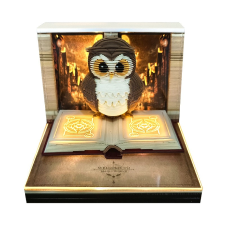 Birou - Calendar Interactiv 3D 2026, Flippy, Calendar de Sculptura cu Luminite LED, Bufnita Magic World, pentru Copii, Calendar de Birou Ornamentat, 9 x 9 x 6.8 cm, Maro