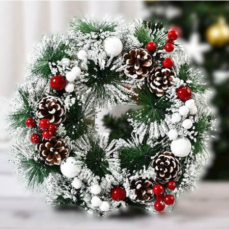 Decoratiuni Craciun - Coronita pentru Craciun Flippy, diametru 32 cm, din brad artificial, decorata cu conuri si merisoare, inzapezit. Verde/Alb