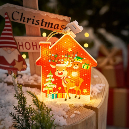 Craciun - Decoratiune de Craciun Luminoasa in forma de casa, 11.5 x 9.7 cm, cu ren, cu agatatoare, Alb Cald, Flippy