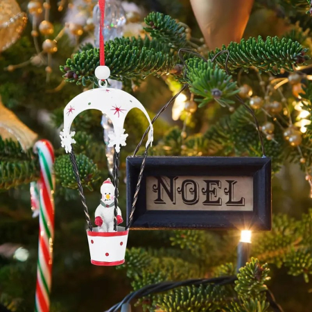 Figurina pentru Brad de Craciun, Flippy, Model Om de Zapada in Balon cu Aer Cald, Ornament pentru Brad, din Metal, 11 x 5.5 x 5.5 cm, Alb [1]