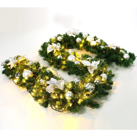 Decoratiuni Craciun - Ghirlanda decorativa Craciun cu Globuri si funde argintii, Flippy, 2,70 m, Verde