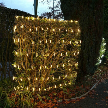 Instalatii de Craciun - Instalatie Craciun tip plasa, cu transformator 31V, 1.5 m x 1.5 m, Alb Cald, 120 LED-uri V5, 8 jocuri de lumini, fir verde, Flippy