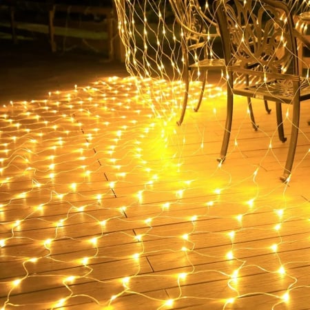 Plasa 220V - Instalatie Craciun Yoto, Tip Plasa, 3 m x 1 m, 160 LED-uri, Prelungitor 1.5 m, 8 Jocuri de Lumini, Interconectabila, Fir transparent, Interior/Exterior, Alb Cald