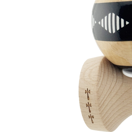 Kendama X Originala FREQUENCY, Profesionala, Flippy, Cupe Mari KING SIZE V3, Super Sticky, Gaura in Baza, Rulment Metalic, din lemn 18 cm, Ata 55 cm, Negru/Maro [6]