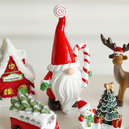 Ornament de Craciun din Rasina pentru Decor, Flippy, Model Spiridus, Decoratiune de Birou pentru Craciun, 14.5 x 7 x 5 cm, Rosu Alb [1]