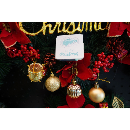 Set de 20 ornamente de brad, Flippy, de tip Glob, Auriu, din polistiren, cu finisaj sclipitor , cutie  4  cm adancime x 20  cm lungime x 16  cm inaltime [4]