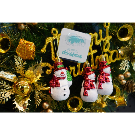 Set de 3 ornamente de brad, Flippy, de tip Om de zapada, Alb/Rosu, din plastic, cu finisaj sclipitor , cutie  4  cm adancime x 6  cm inaltime x 9  cm lungime [4]