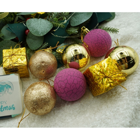 Set de 35 ornamente de brad, Flippy, de tip Glob, Auriu/ Mov, din polistiren, cu finisaj sclipitor , cutie  14  cm adancime x 23  cm inaltime x 14  cm lungime) [6]