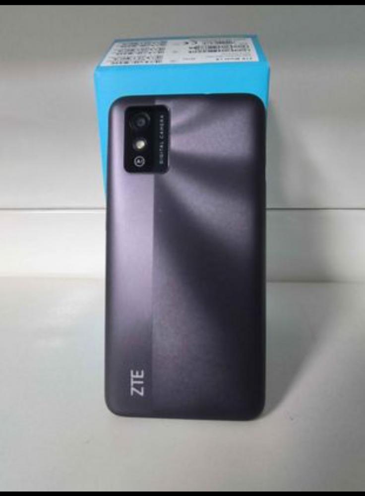 Telefon ZTE Blade L9 170 Lei Dual SIM 5,0″ 32GB 1GB RAM 3G Black [3]