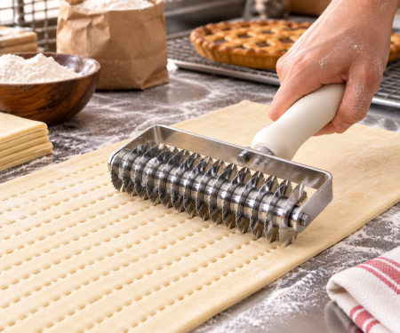 Totul pentru Cofetarie, Patiserie,Pizza - Rola decor grilaj aluat, 12cm