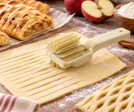 Totul pentru Cofetarie, Patiserie,Pizza - Rola plastic decor/ taiat aluat, 6.5 cm