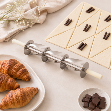 Ustensile, Accesorii Cofetarie, Patiserie - Rola tripla pentru taiat croissante, 18 x h 20cm