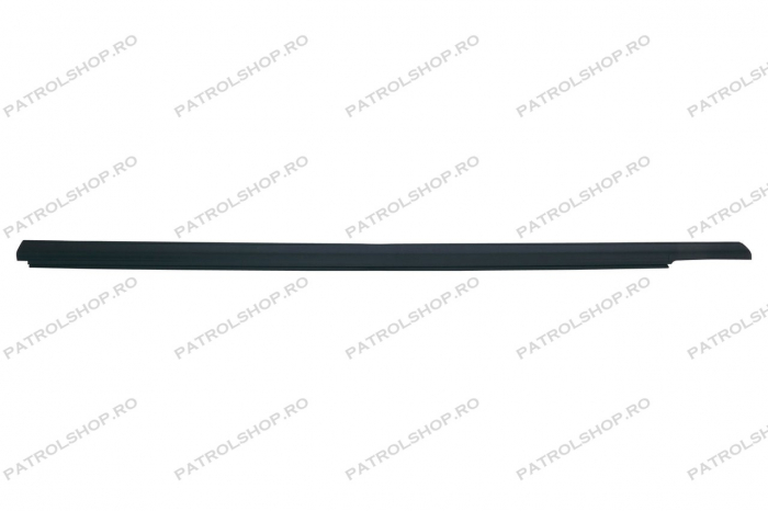 Outer right rear door window weatherstrip OEM Nissan Patrol Y60 - PATROL SHOP [1]