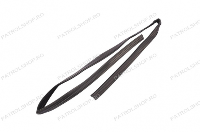 Front right door glass-run rubber OEM Nissan Patrol Y60 - PATROL SHOP [1]