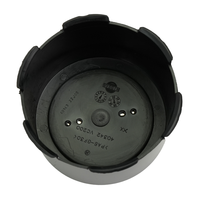 Rear hub center cap cover OE Nissan Patrol Y60 Y61 [2]