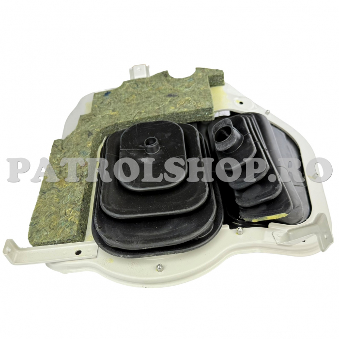 Set burdufe cauciuc maneta schimbator + reductor OEM Nissan Patrol Y61 [2]