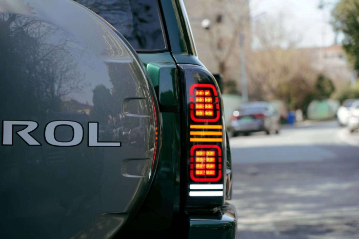 Set lampi spate LED fumurii Nissan Patrol Y61 GU4 >2004 [3]